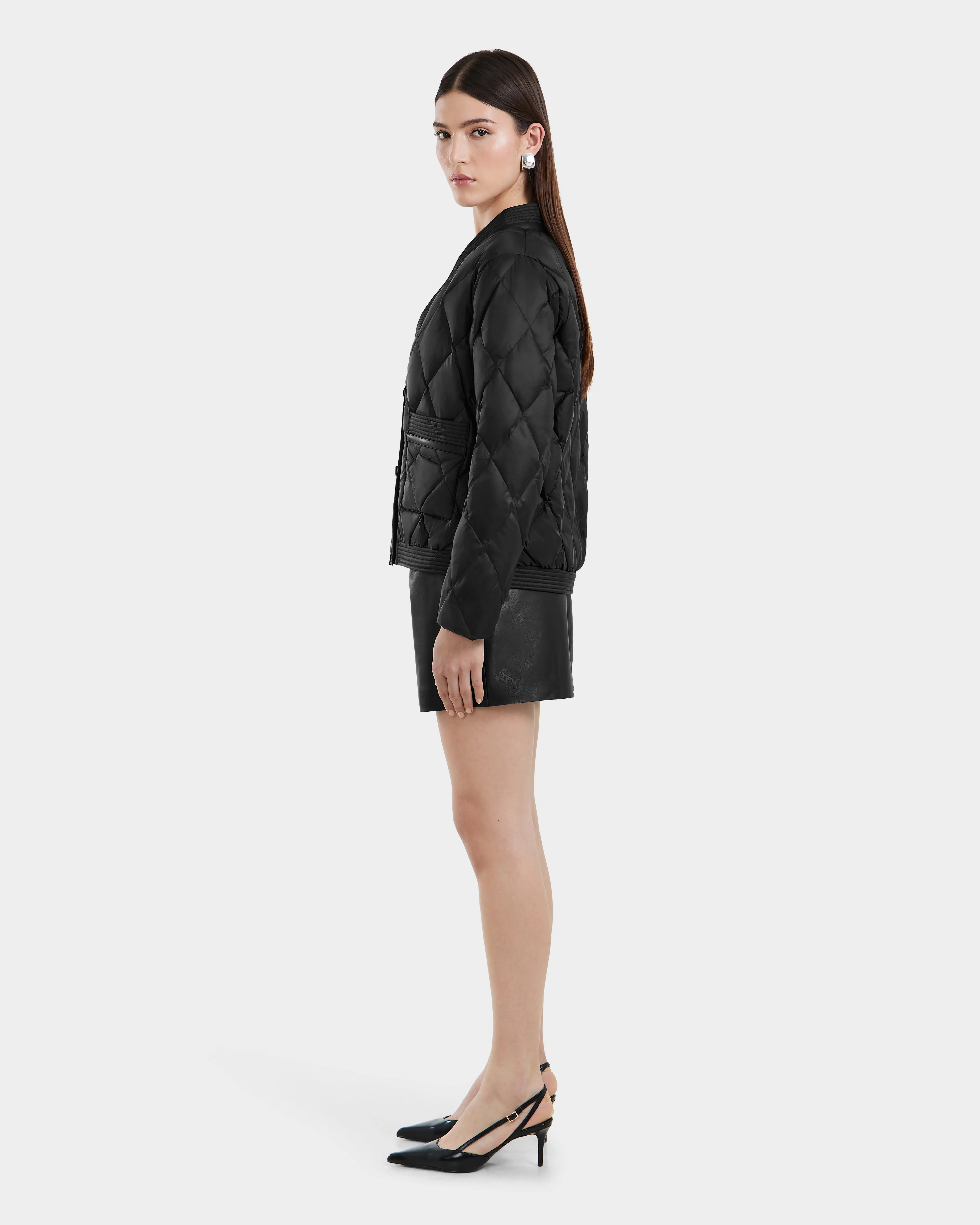 AMYRA - 8125037 Black