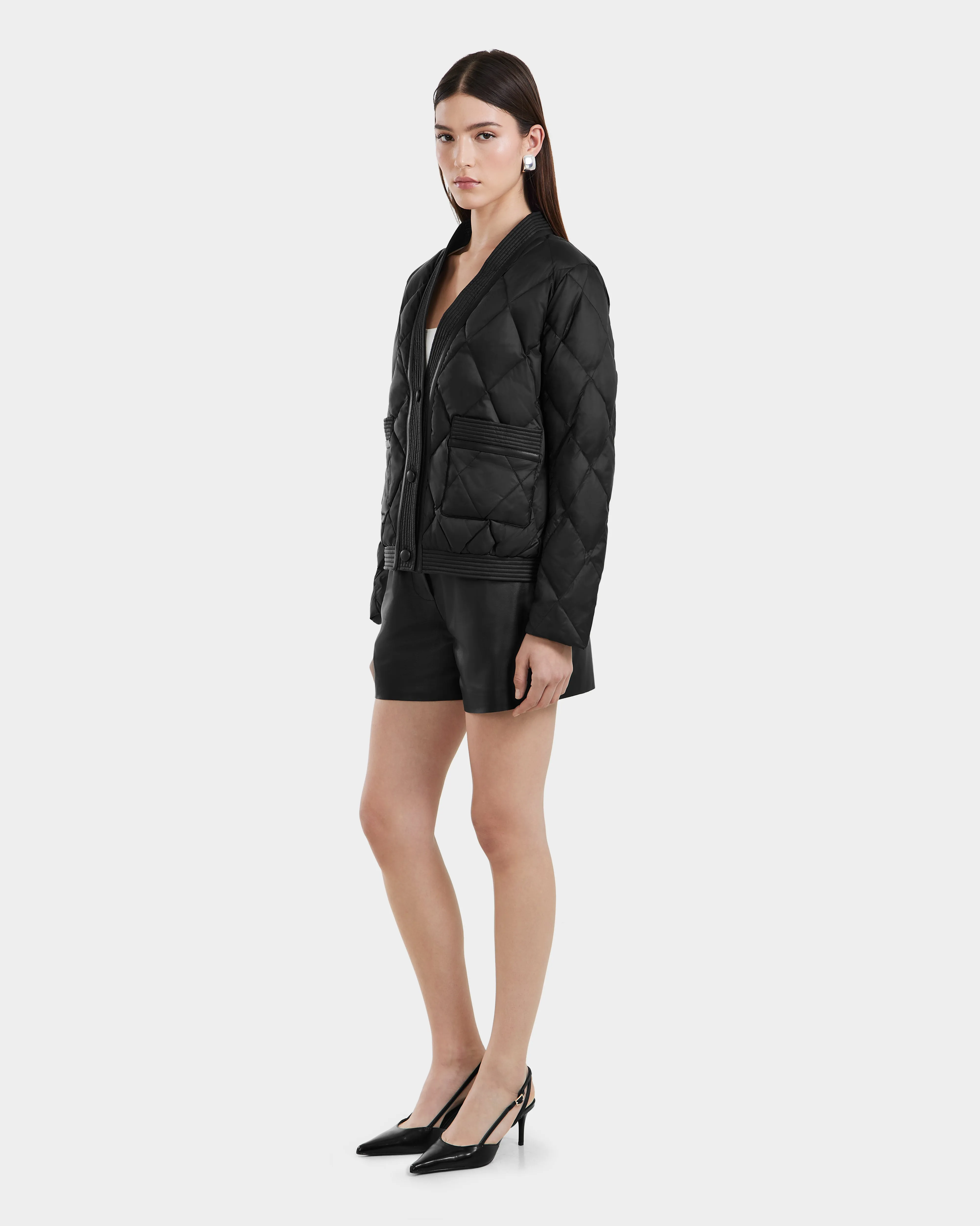 AMYRA - 8125037 Black