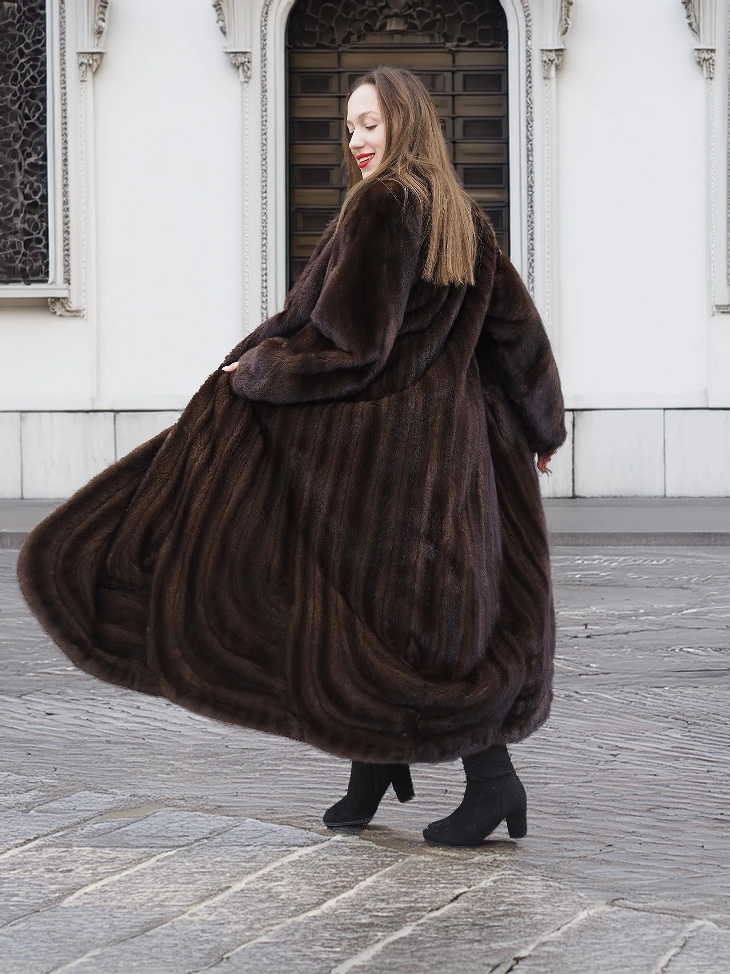 Designer Luxurious Mahogany NAFA Mink Fur Coat By Alfred Sung 52" Long M