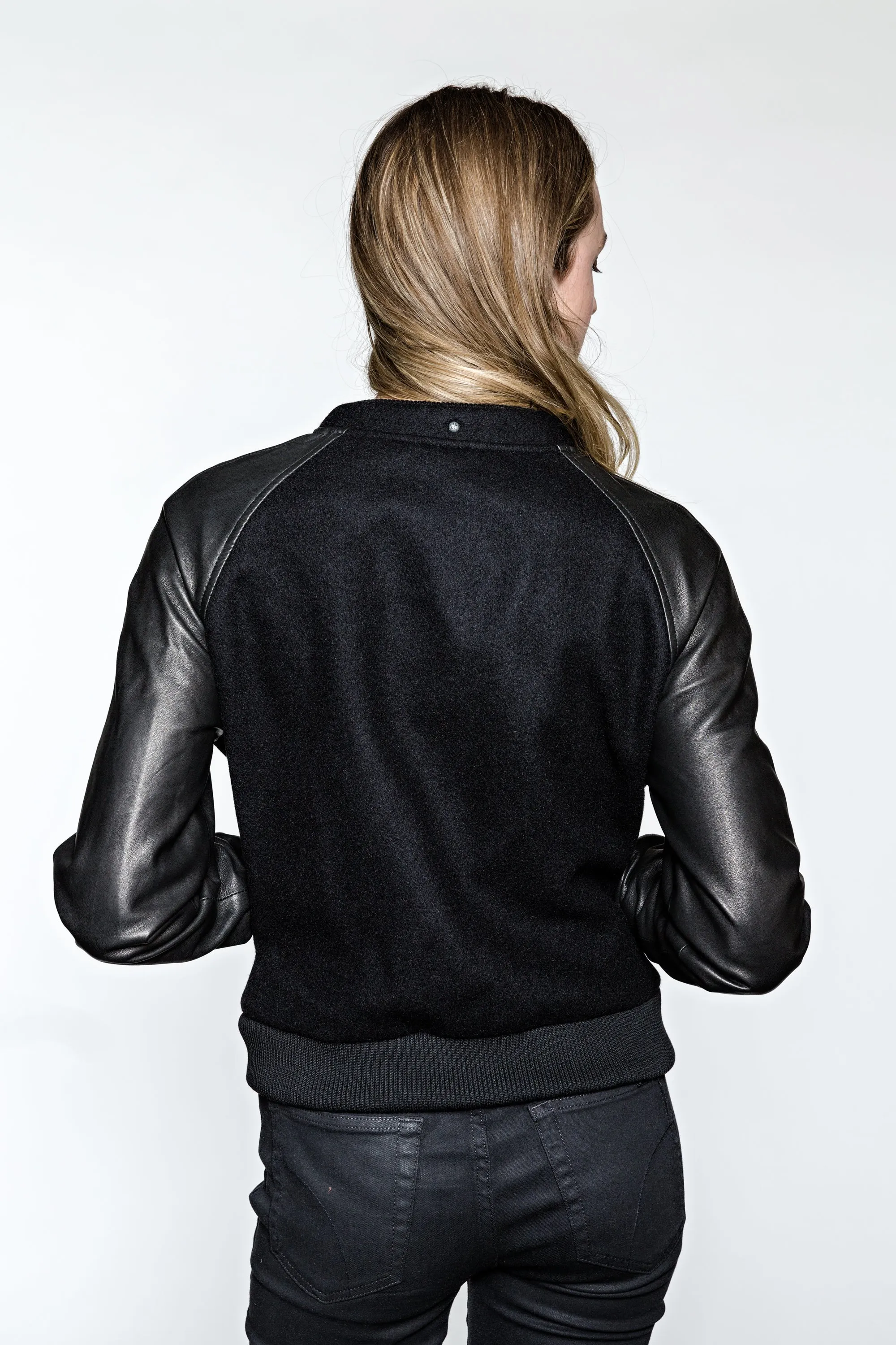 JKT:1W "THE WOMEN'S CREW VARSITY"
