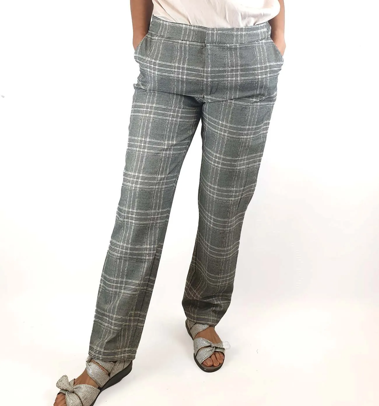 Skin & Threads black and white print pants size 2