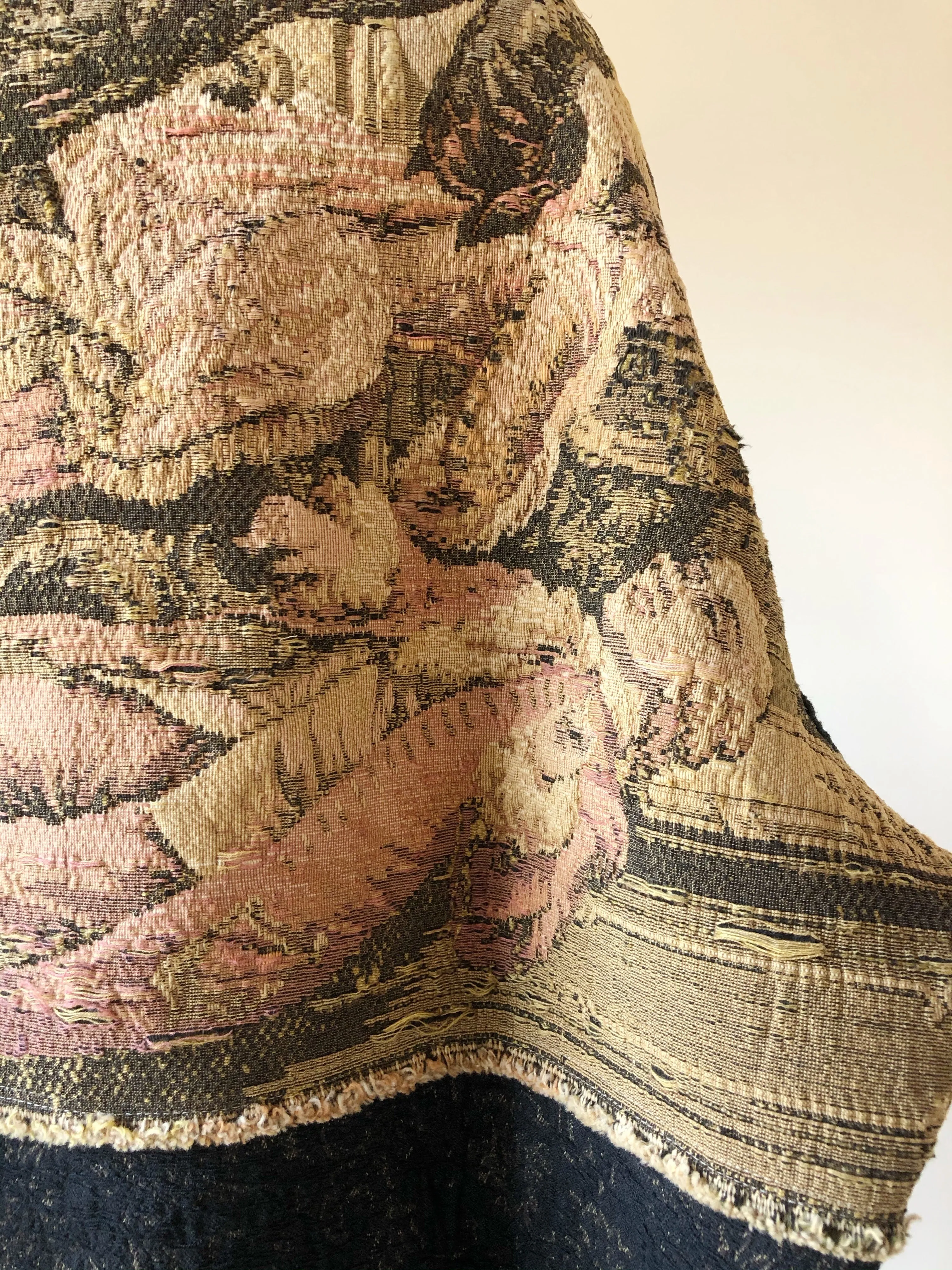 Tapestry cocoon